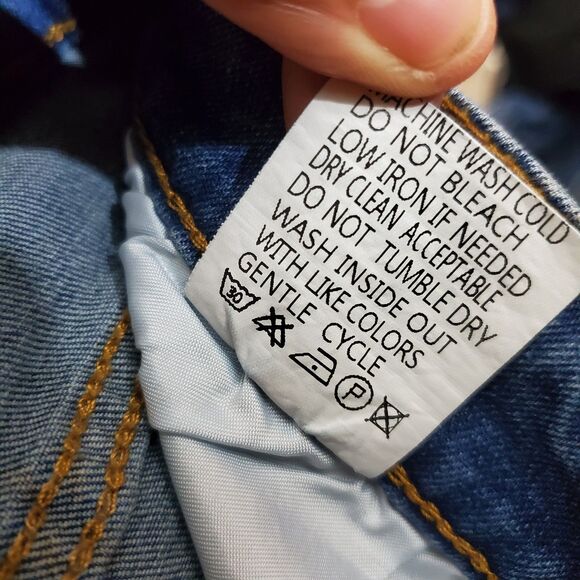 Jeans Jeans Ripped Denim Shorts Size Medium - Picture 6 of 6